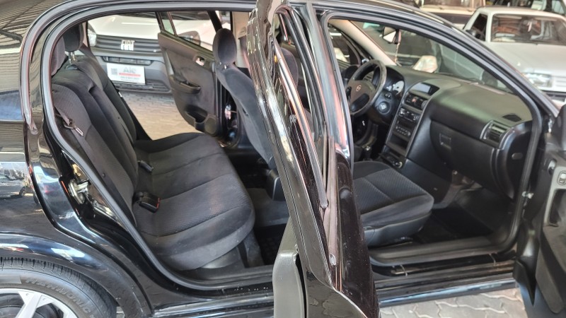 ASTRA 2.0 MPFI ADVANTAGE 8V FLEX 4P MANUAL - 2010 - GARIBALDI