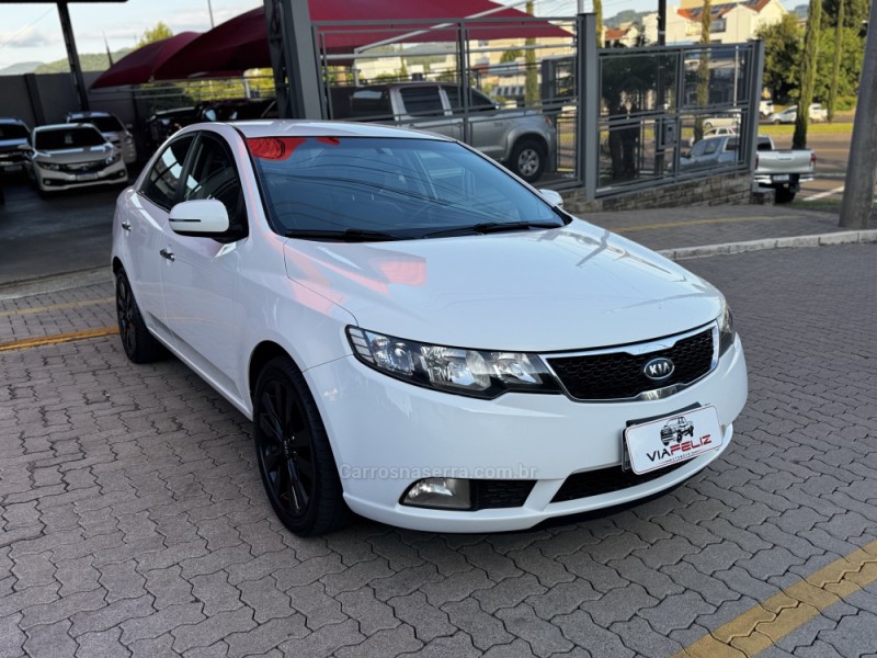 CERATO 1.6 SX3 16V GASOLINA 4P AUTOMÁTICO - 2013 - FELIZ