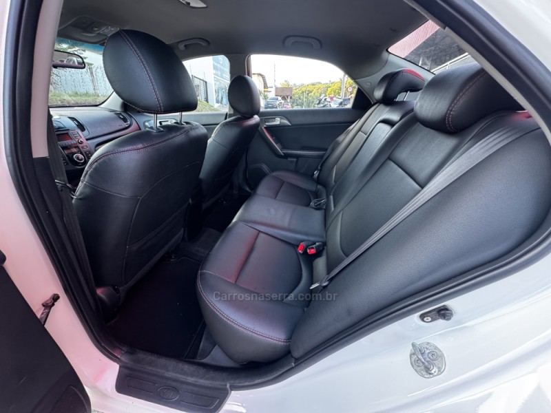 CERATO 1.6 SX3 16V GASOLINA 4P AUTOMÁTICO - 2013 - FELIZ