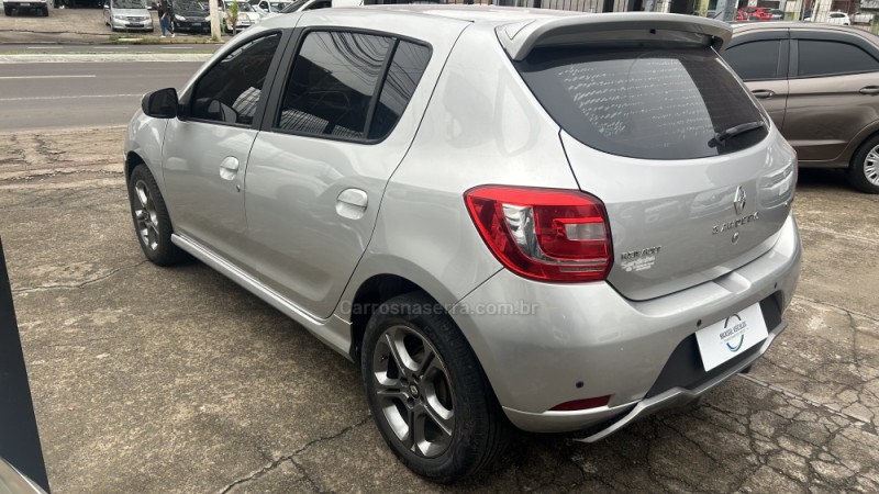 SANDERO 1.0 12V GT LINE LIMITED FLEX 4P MANUAL - 2020 - GRAVATAí