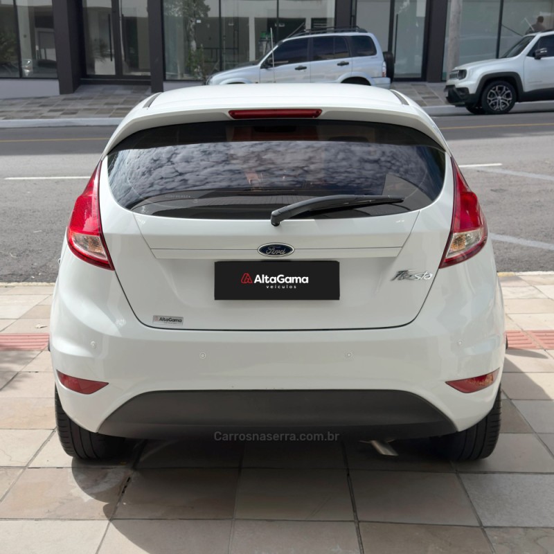 FIESTA 1.5 SE HATCH 16V FLEX 4P MANUAL - 2016 - FLORES DA CUNHA