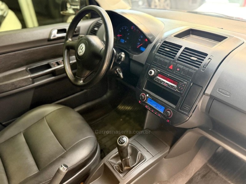 POLO SEDAN 1.6 MI 8V FLEX 4P MANUAL - 2006 - ESTâNCIA VELHA