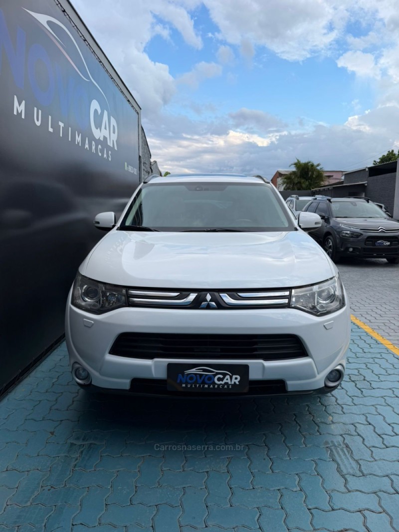 OUTLANDER 3.0 4X4 V6 24V GASOLINA 4P AUTOMÁTICO - 2015 - ESTâNCIA VELHA