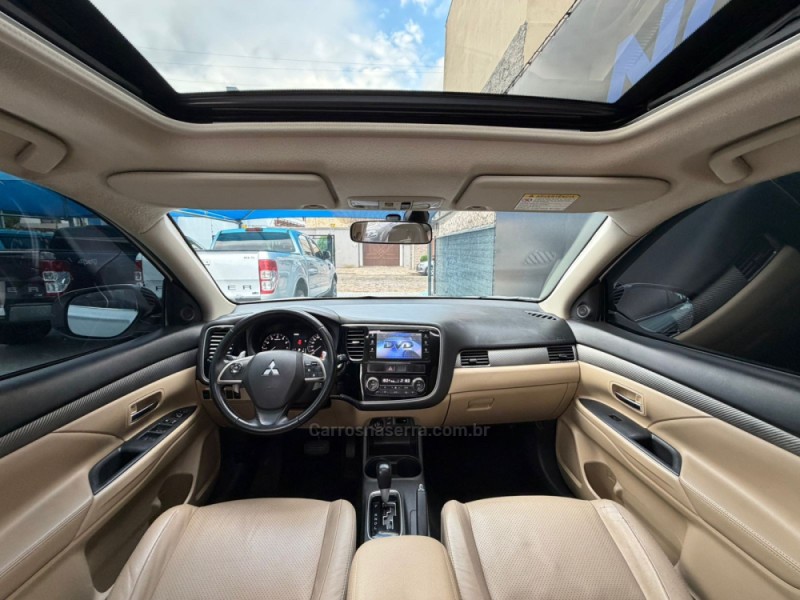 OUTLANDER 3.0 4X4 V6 24V GASOLINA 4P AUTOMÁTICO - 2015 - ESTâNCIA VELHA