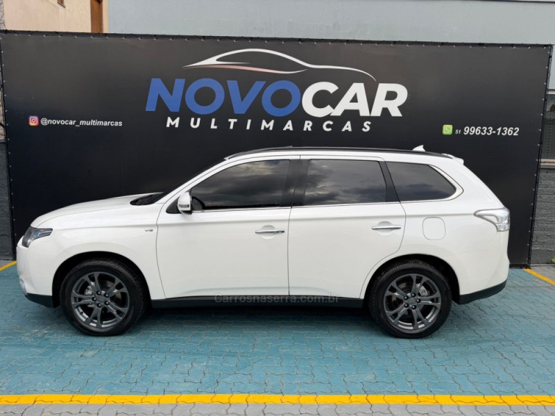 OUTLANDER 3.0 4X4 V6 24V GASOLINA 4P AUTOMÁTICO - 2015 - ESTâNCIA VELHA