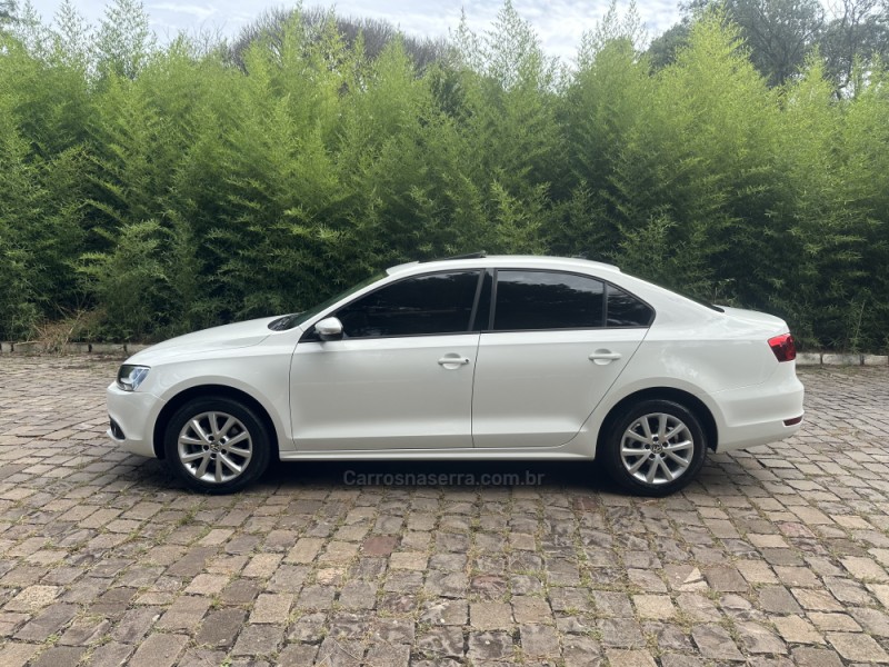 JETTA 2.0 COMFORTLINE FLEX 4P TIPTRONIC - 2013 - NOVA PRATA