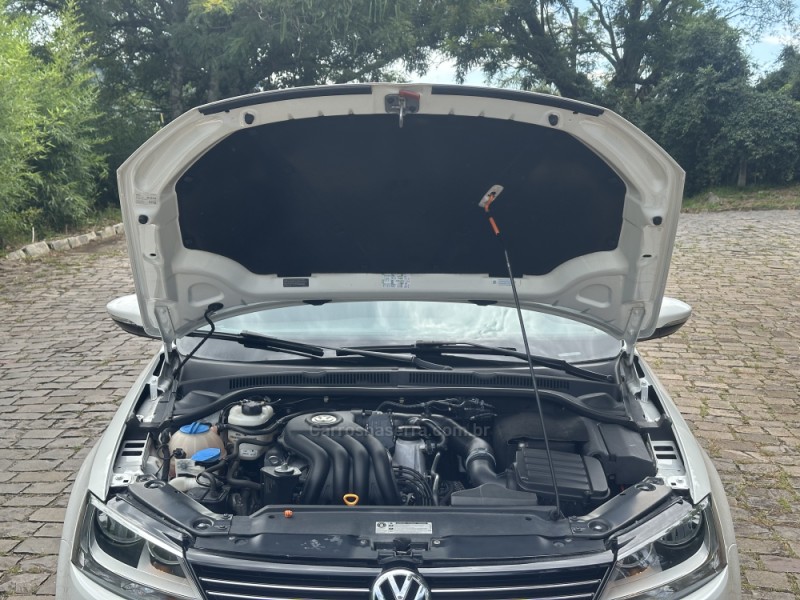 JETTA 2.0 COMFORTLINE FLEX 4P TIPTRONIC - 2013 - NOVA PRATA