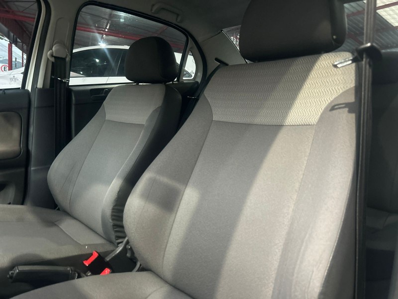 VOYAGE 1.6 MI 8V FLEX 4P MANUAL - 2010 - TRêS COROAS