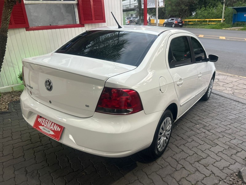 VOYAGE 1.6 MI 8V FLEX 4P MANUAL - 2010 - TRêS COROAS