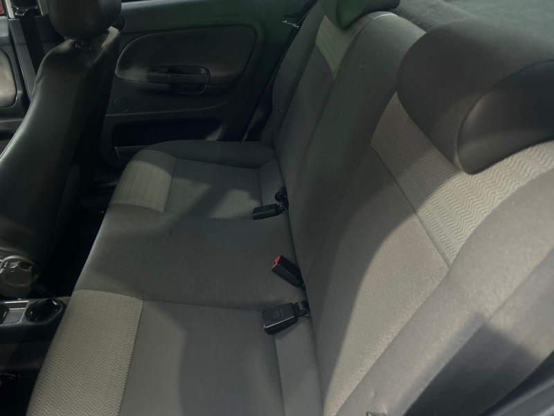 VOYAGE 1.6 MI 8V FLEX 4P MANUAL - 2010 - TRêS COROAS