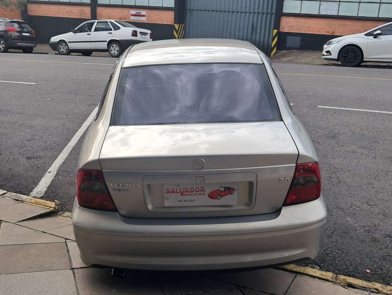VECTRA 2.0 MPFI EXPRESSION 8V 140CV FLEX 4P MANUAL - 2005 - FLORES DA CUNHA