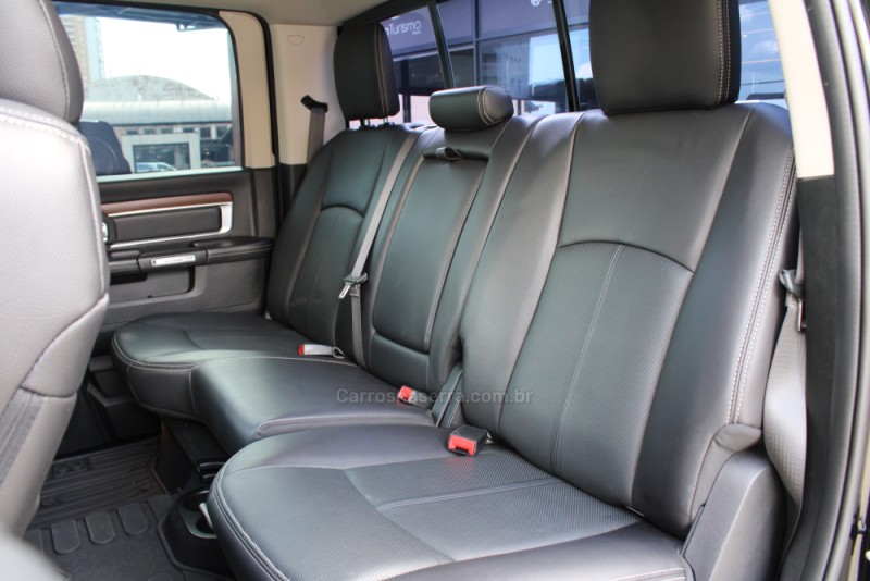 CLASSIC 5.7 LARAMIE V8 HEMI 4P GASOLINA AUTOMÁTICA - 2022 - CAXIAS DO SUL