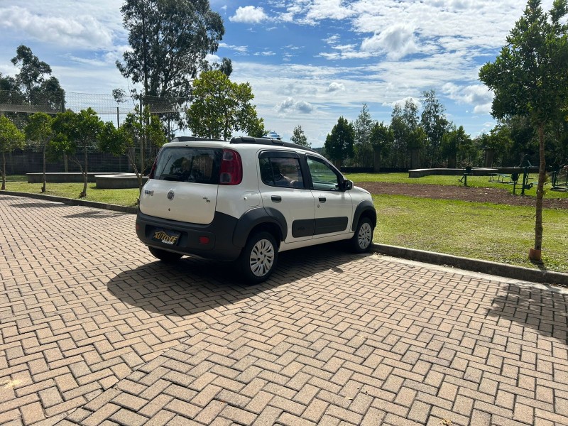 UNO 1.4 WAY 8V FLEX 4P MANUAL - 2012 - CANELA