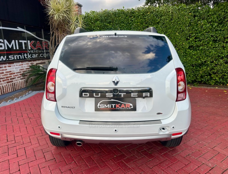 DUSTER 2.0 TECH ROAD II 4X4 16V FLEX 4P MANUAL - 2015 - ROLANTE
