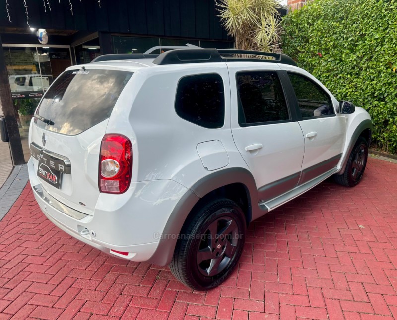 DUSTER 2.0 TECH ROAD II 4X4 16V FLEX 4P MANUAL - 2015 - ROLANTE
