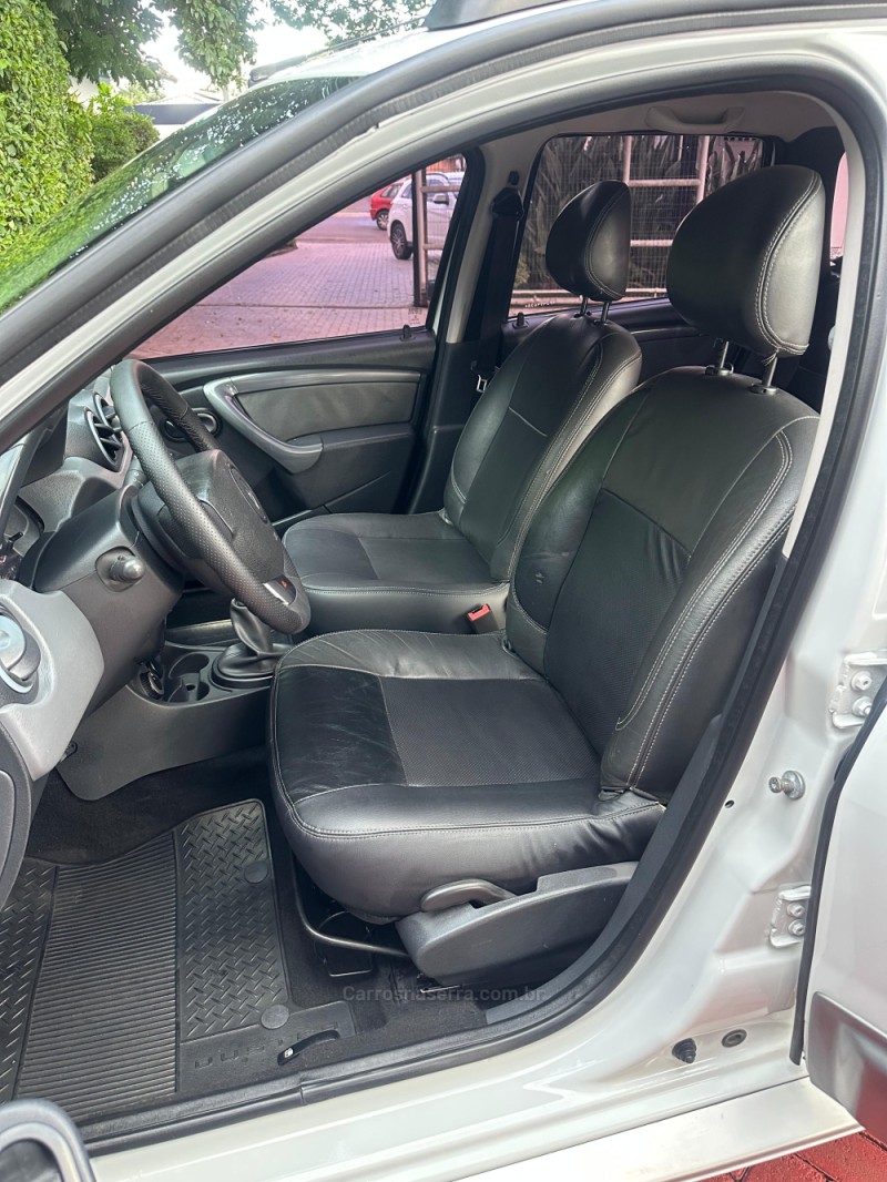 DUSTER 2.0 TECH ROAD II 4X4 16V FLEX 4P MANUAL - 2015 - ROLANTE