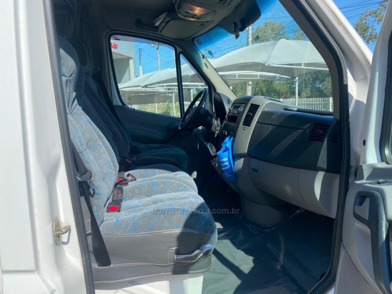 SPRINTER 2.1 FURGÃO 415 CDI TETO ALTO DIESEL 3P MANUAL - 2014 - LAJEADO