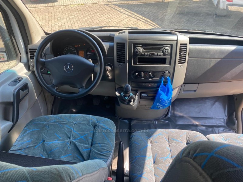 SPRINTER 2.1 FURGÃO 415 CDI TETO ALTO DIESEL 3P MANUAL - 2014 - LAJEADO