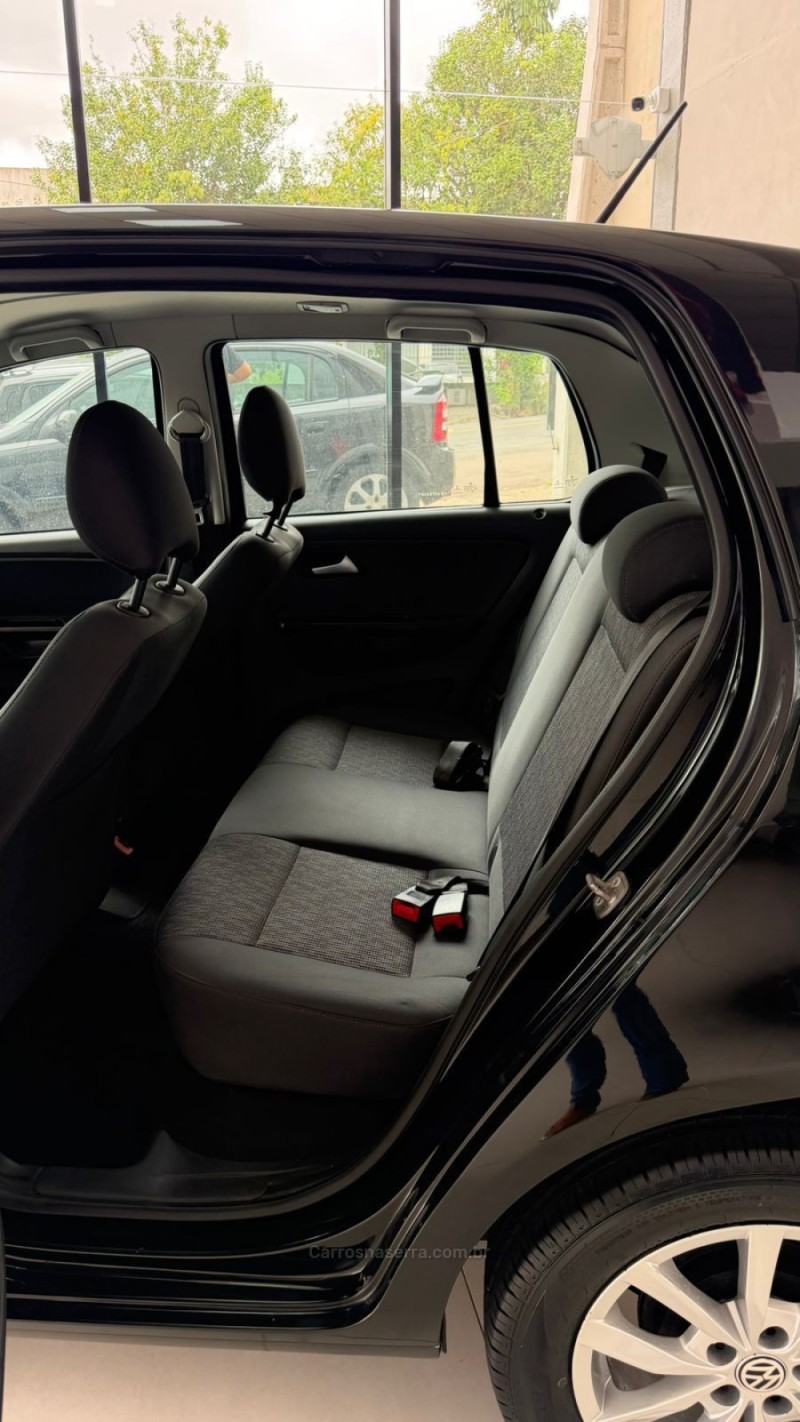 FOX 1.0 MI 8V FLEX 4P MANUAL - 2014 - SANTA CRUZ DO SUL