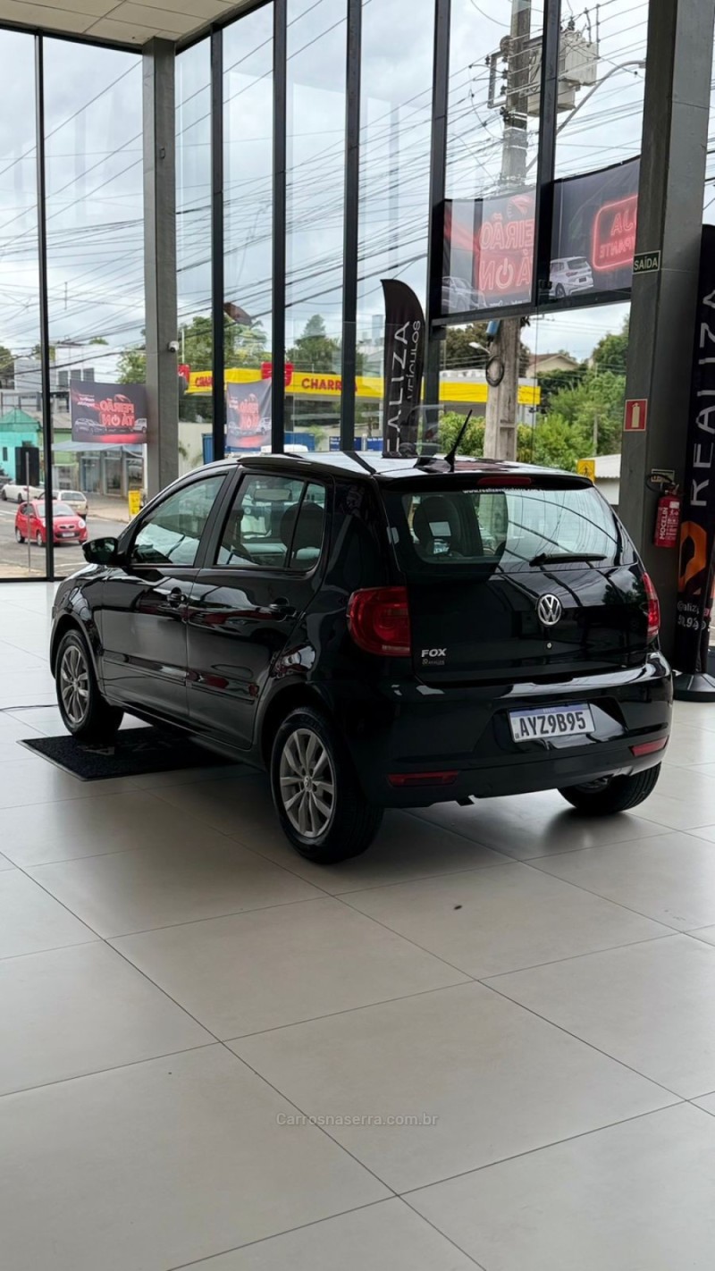 FOX 1.0 MI 8V FLEX 4P MANUAL - 2014 - SANTA CRUZ DO SUL