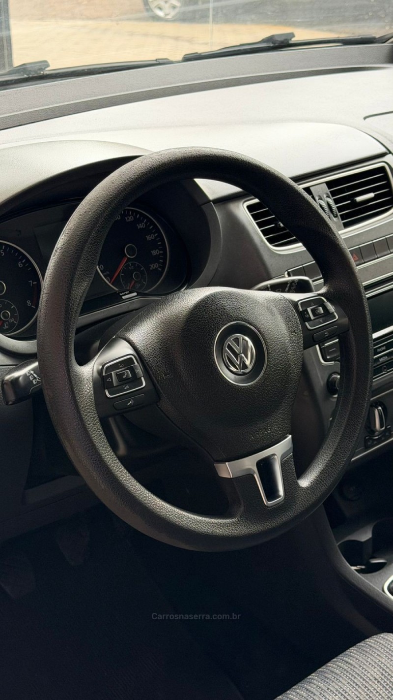 FOX 1.0 MI 8V FLEX 4P MANUAL - 2014 - SANTA CRUZ DO SUL