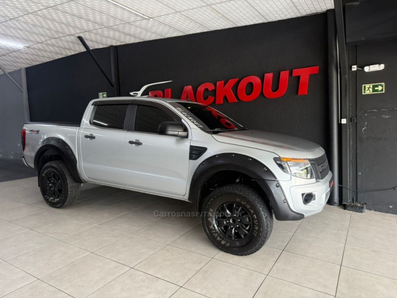 RANGER 3.2 XLS 4X4 CD 20V DIESEL 4P MANUAL - 2015 - CAMPO BOM
