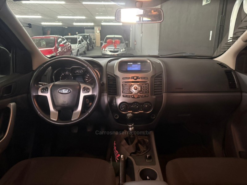 RANGER 3.2 XLS 4X4 CD 20V DIESEL 4P MANUAL - 2015 - CAMPO BOM