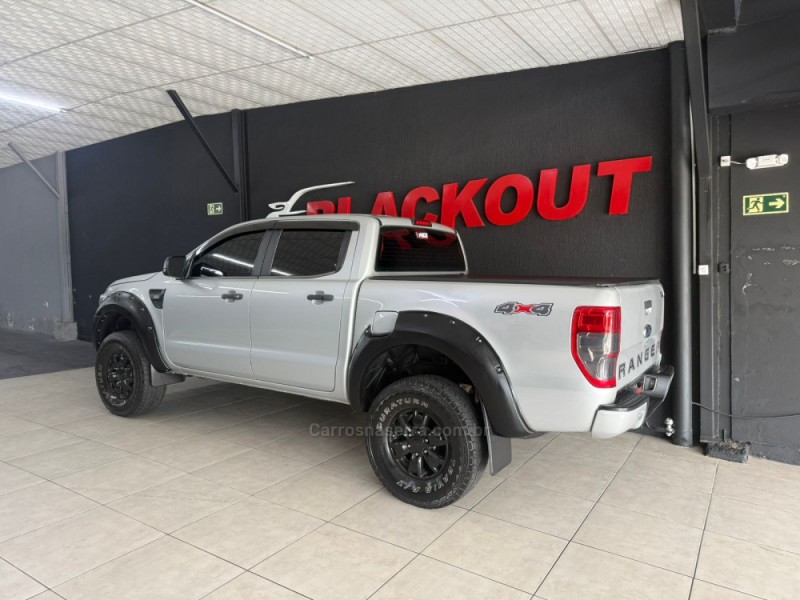 RANGER 3.2 XLS 4X4 CD 20V DIESEL 4P MANUAL - 2015 - CAMPO BOM