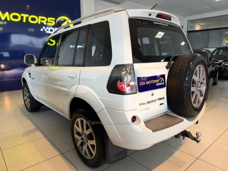 PAJERO TR4 2.0 4X4 16V 140CV FLEX 4P AUTOMÁTICO - 2014 - SãO LEOPOLDO