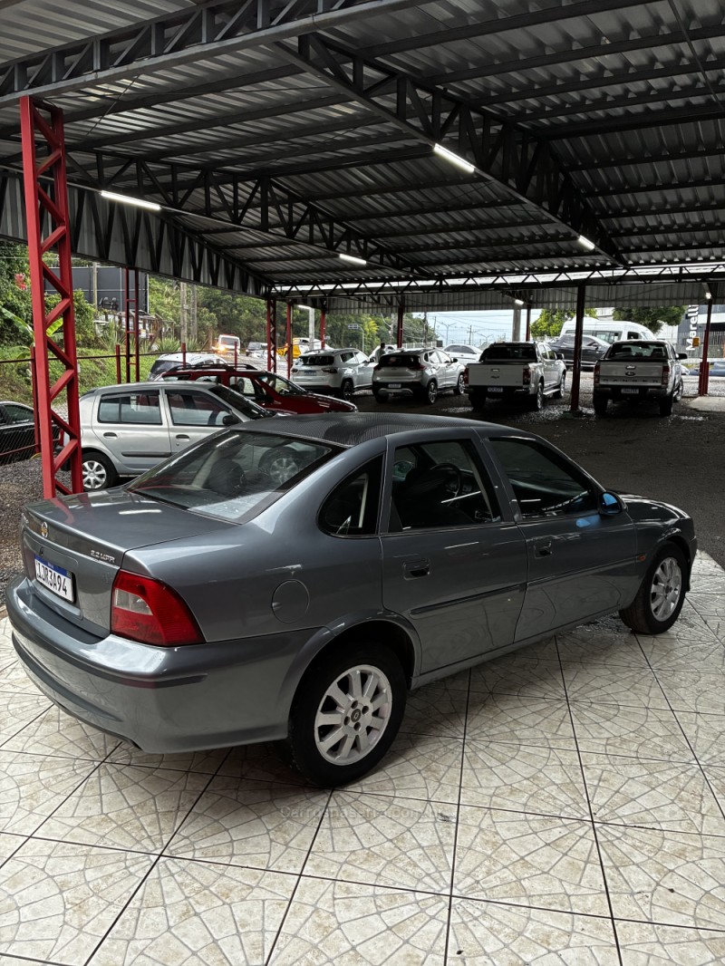 VECTRA 2.2 MPFI GL 8V GASOLINA 4P MANUAL - 2000 - CAXIAS DO SUL