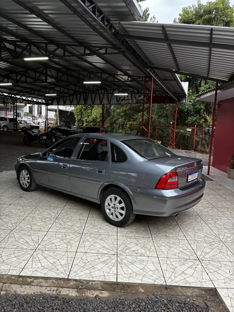 VECTRA 2.2 MPFI GL 8V GASOLINA 4P MANUAL - 2000 - CAXIAS DO SUL