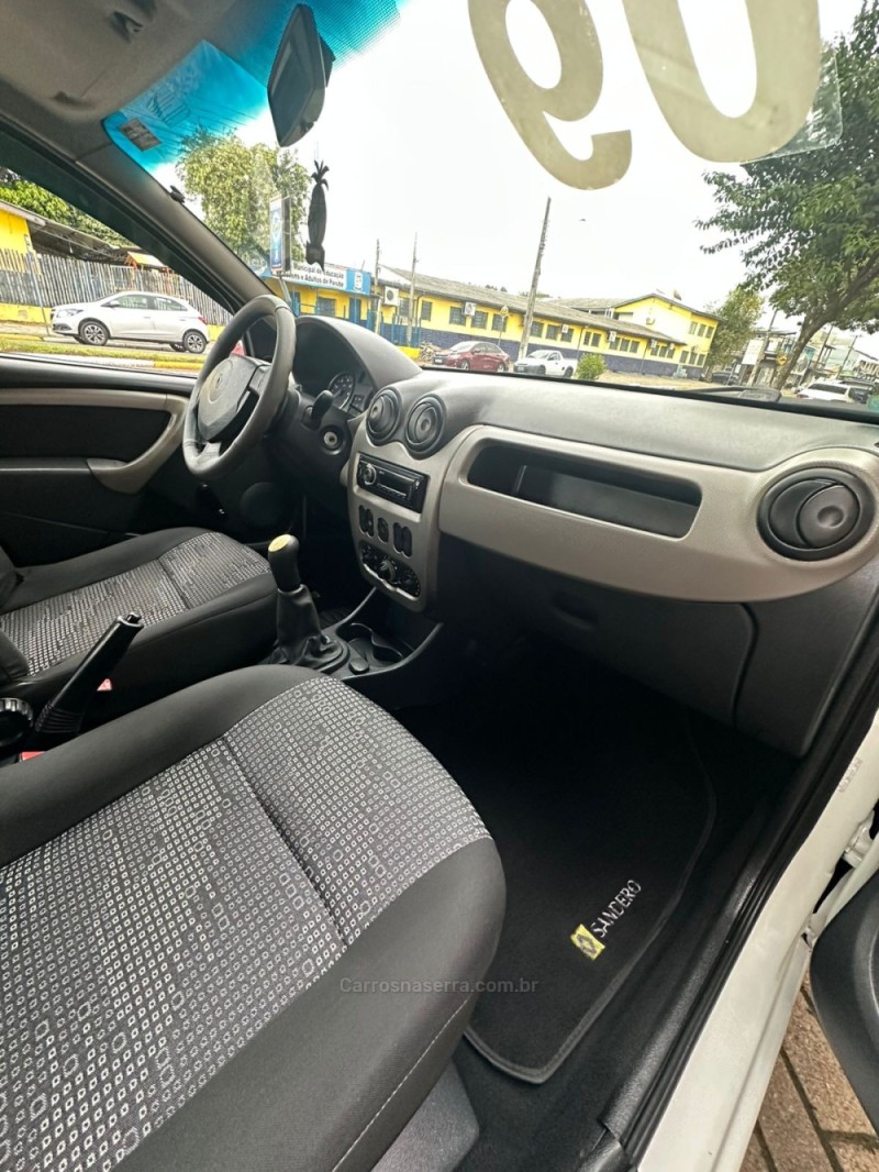 SANDERO 1.6 EXPRESSION 8V FLEX 4P MANUAL - 2009 - PAROBé