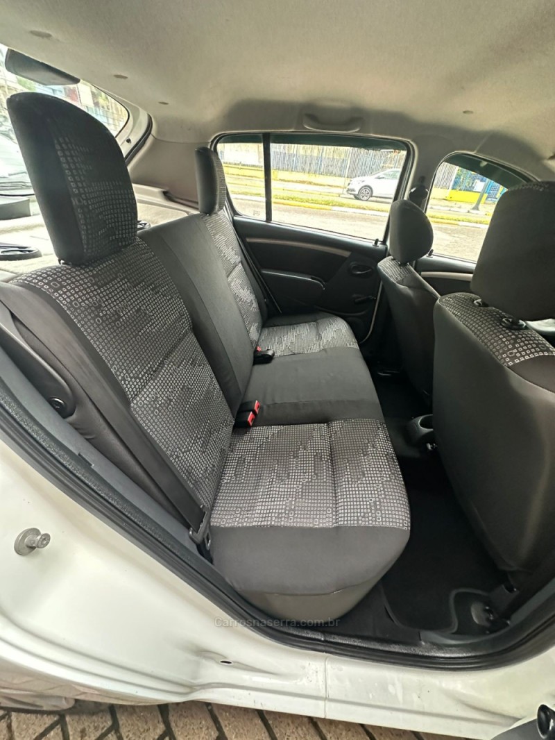 SANDERO 1.6 EXPRESSION 8V FLEX 4P MANUAL - 2009 - PAROBé