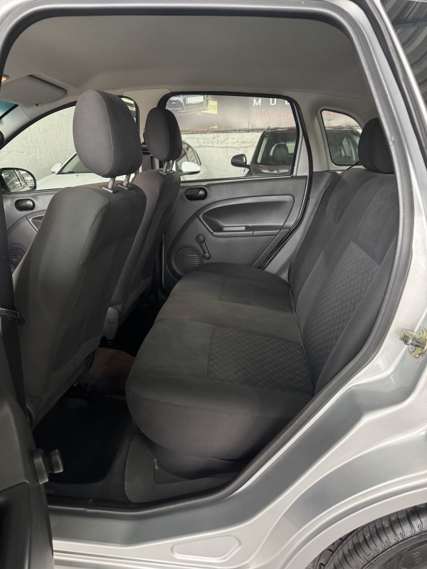 FIESTA 1.0 MPI 8V GASOLINA 4P MANUAL - 2006 - CAXIAS DO SUL