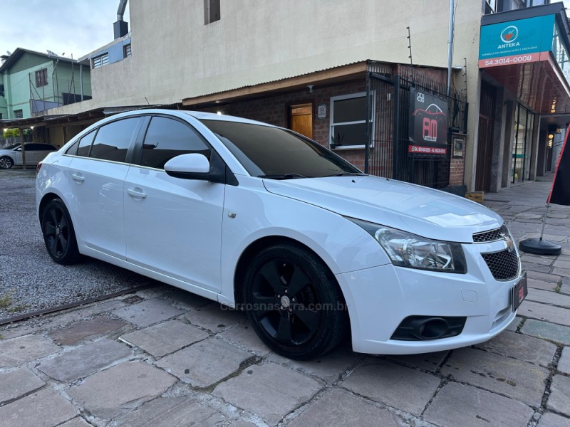 CRUZE 1.8 LT 16V FLEX 4P MANUAL