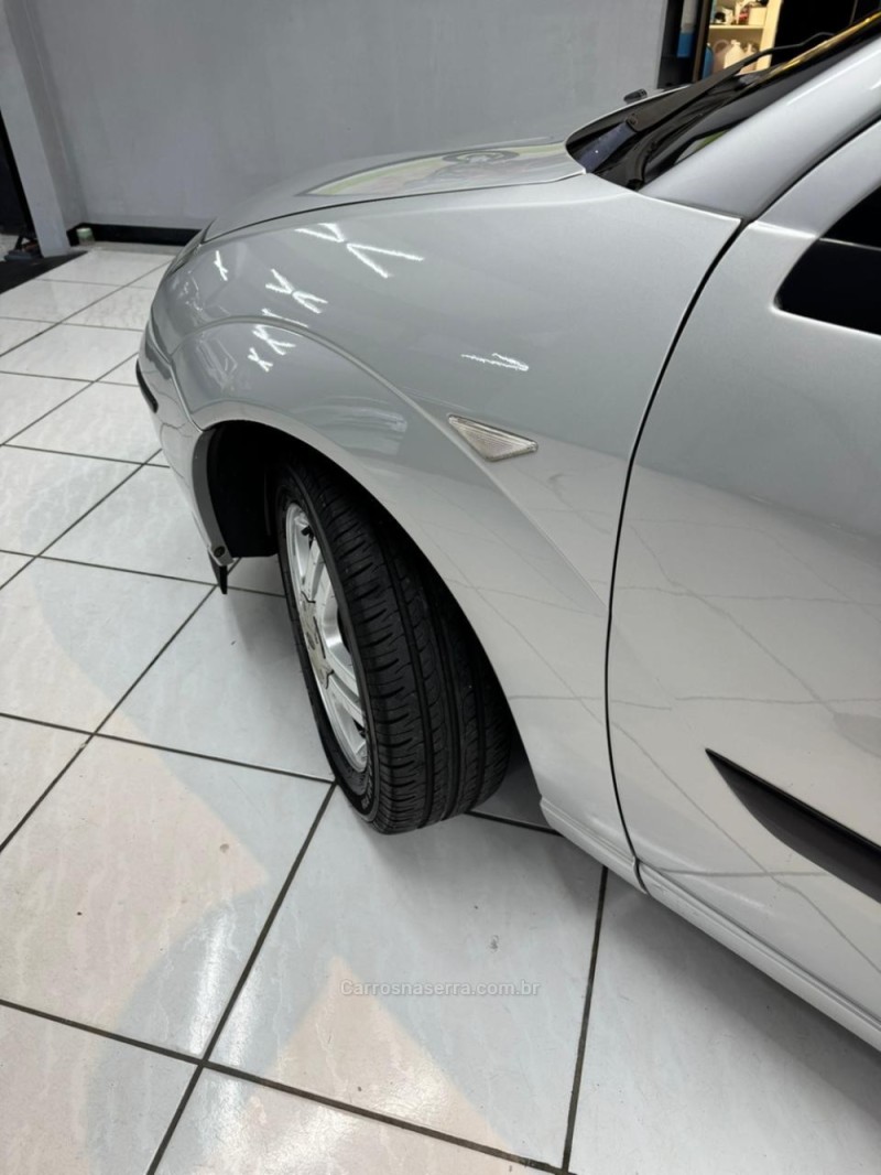 FOCUS 2.0 GLX SEDAN 16V FLEX 4P AUTOMÁTICO - 2008 - CAXIAS DO SUL