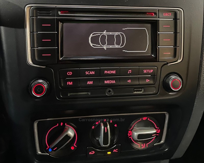 FOX 1.6 MI ROCK IN RIO 8V FLEX 4P MANUAL - 2014 - VACARIA