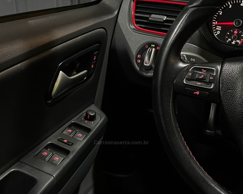 FOX 1.6 MI ROCK IN RIO 8V FLEX 4P MANUAL - 2014 - VACARIA