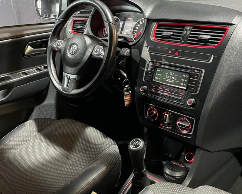 FOX 1.6 MI ROCK IN RIO 8V FLEX 4P MANUAL - 2014 - VACARIA