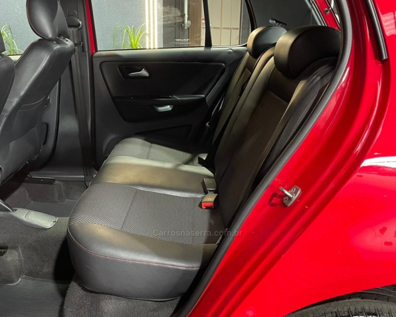 FOX 1.6 MI ROCK IN RIO 8V FLEX 4P MANUAL - 2014 - VACARIA