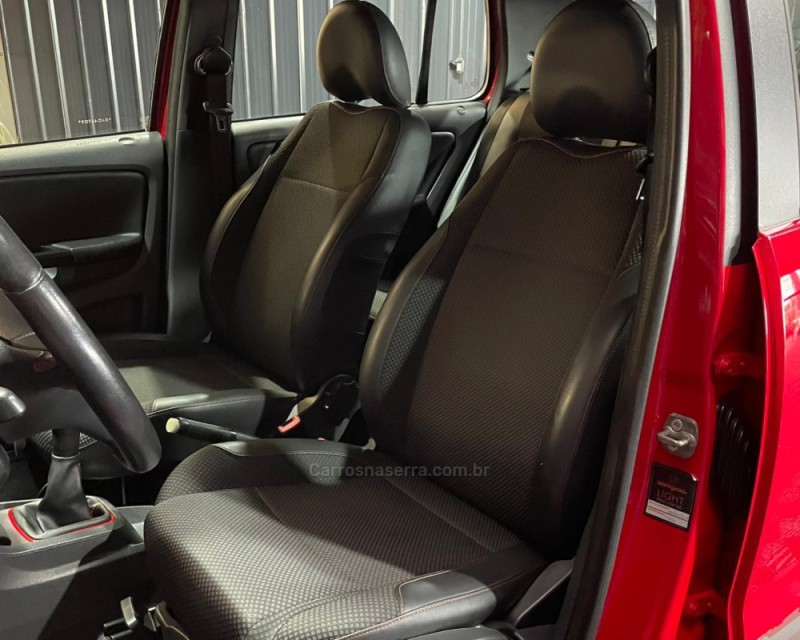 FOX 1.6 MI ROCK IN RIO 8V FLEX 4P MANUAL - 2014 - VACARIA