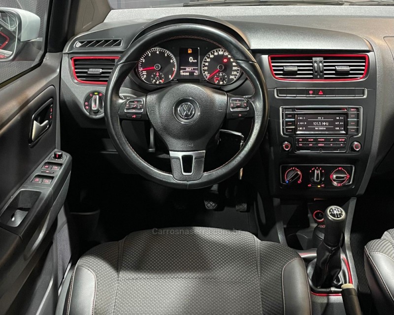 FOX 1.6 MI ROCK IN RIO 8V FLEX 4P MANUAL - 2014 - VACARIA