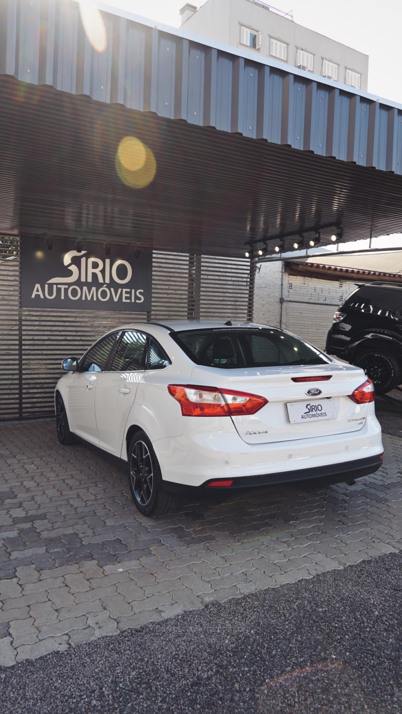 FOCUS 2.0 TITANIUM PLUS SEDAN 16V FLEX 4P AUTOMÁTICO - 2014 - LAJEADO