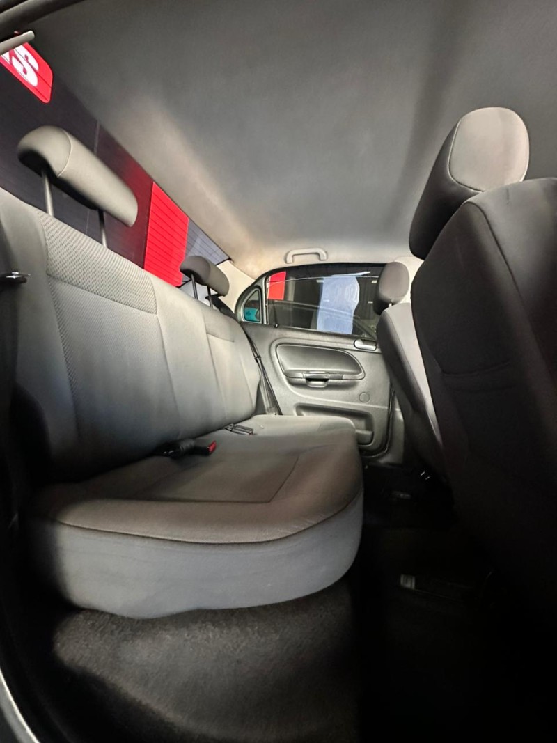 VOYAGE 1.0 MI 8V FLEX 4P MANUAL - 2011 - SãO LEOPOLDO