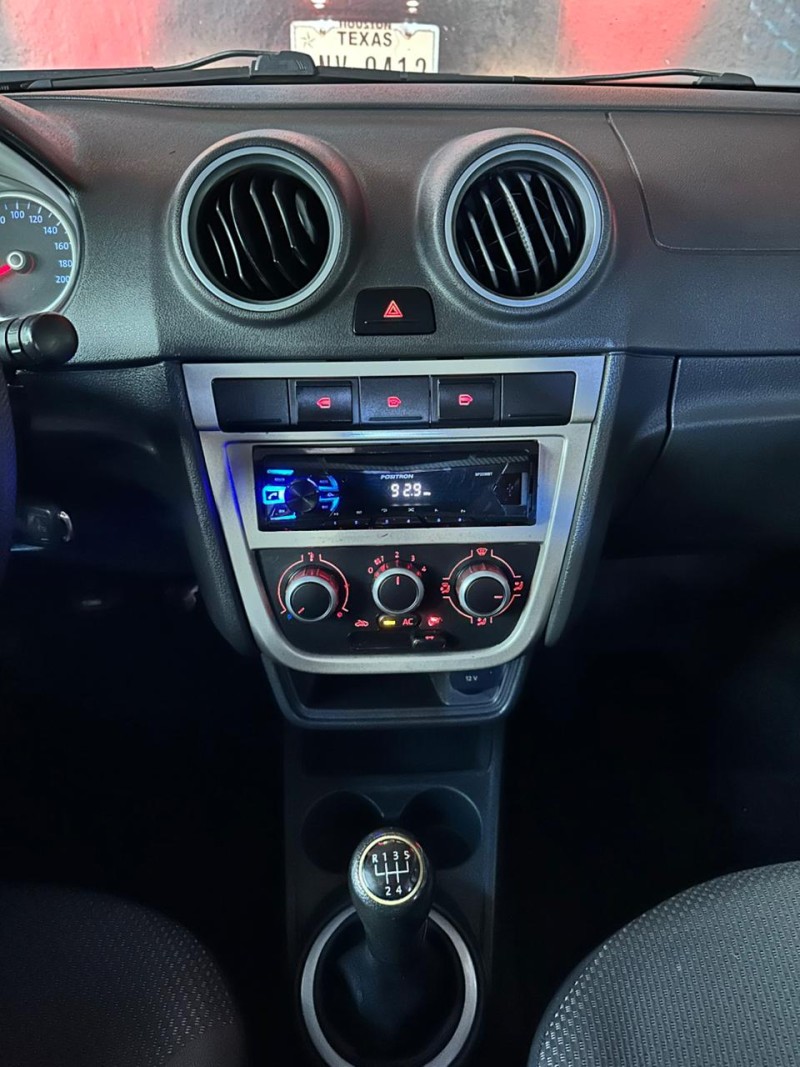 VOYAGE 1.0 MI 8V FLEX 4P MANUAL - 2011 - SãO LEOPOLDO