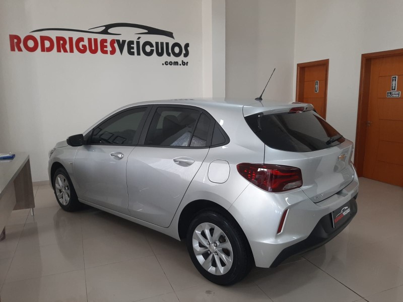 ONIX 1.0 LTZ 12V TURBO FLEX 4P MANUAL - 2021 - CAXIAS DO SUL