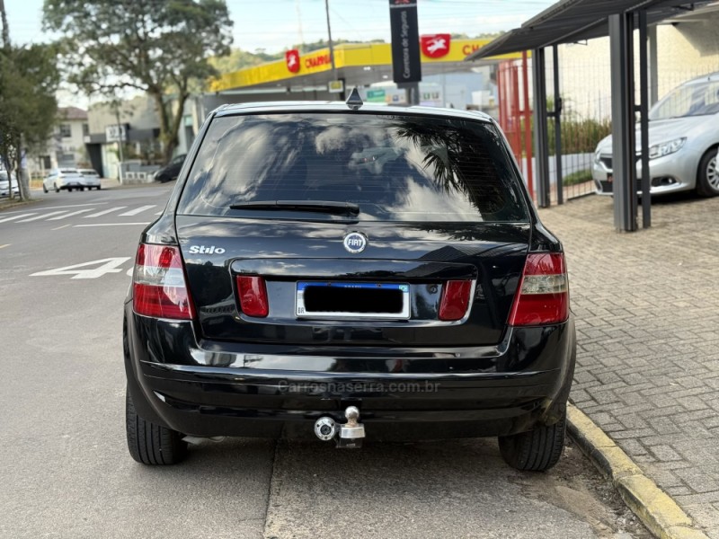 STILO 1.8 MPI CONNECT 8V FLEX 4P MANUAL - 2007 - PAROBé