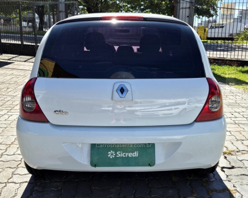 CLIO 1.0 CAMPUS 16V FLEX 4P MANUAL - 2011 - CAXIAS DO SUL