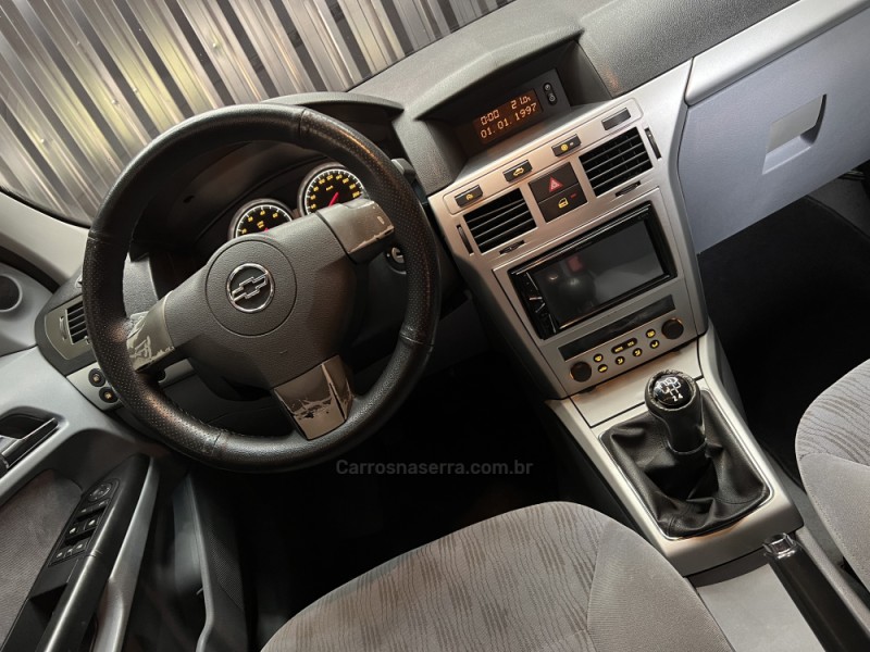 VECTRA 2.0 MPFI ELEGANCE 8V FLEX 4P MANUAL - 2006 - CAXIAS DO SUL