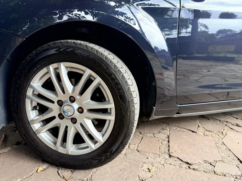 FOCUS 1.6 GLX SEDAN 8V FLEX 4P MANUAL - 2012 - TRêS COROAS